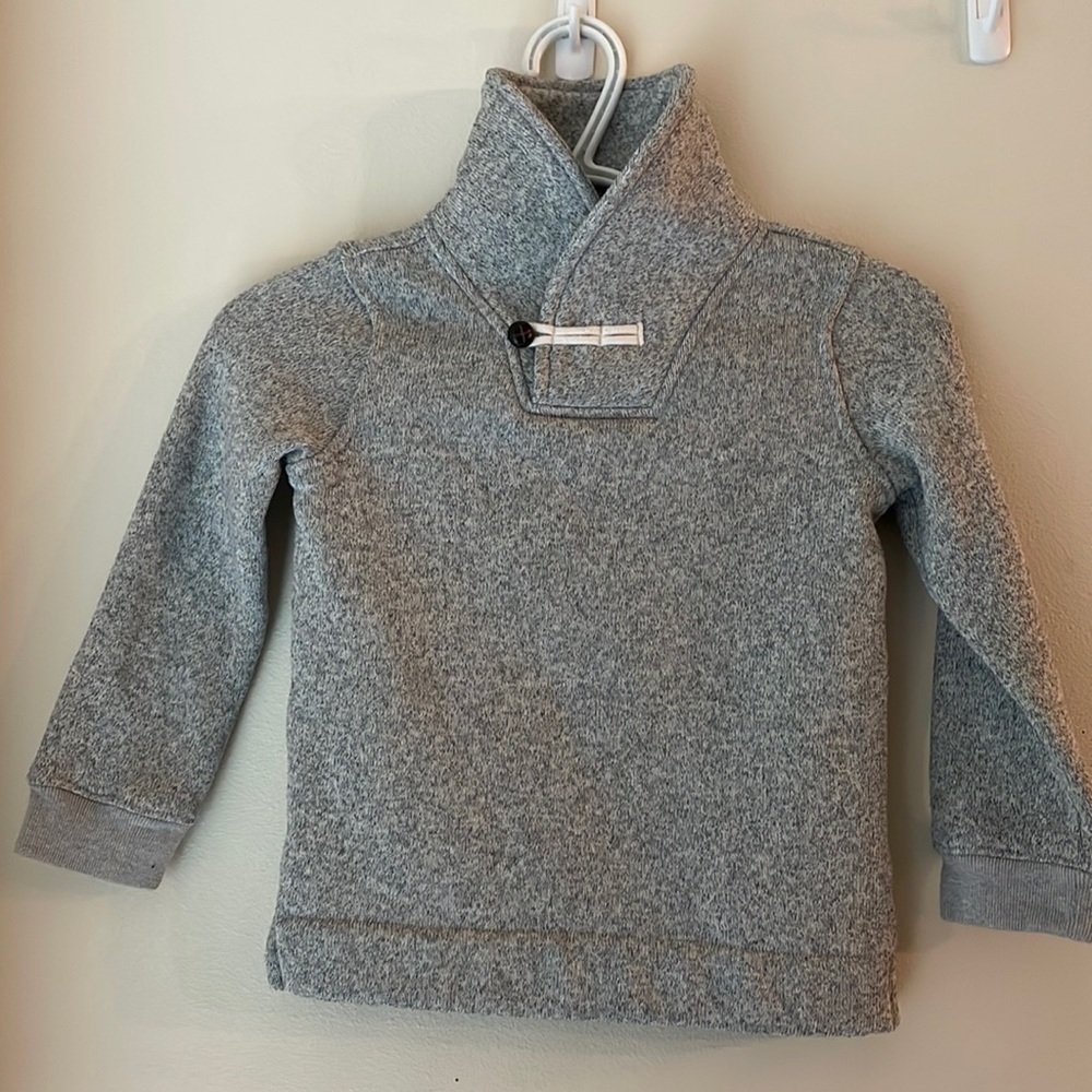 OSHKOSH B’Gosh Fleece Pullover Size 5